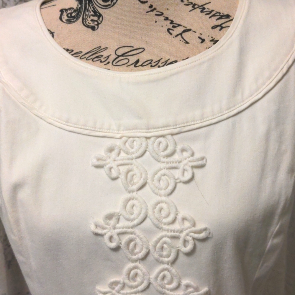 Lilly Pulitzer White Embroidered Sleeveless Shell - Picture 2 of 8
